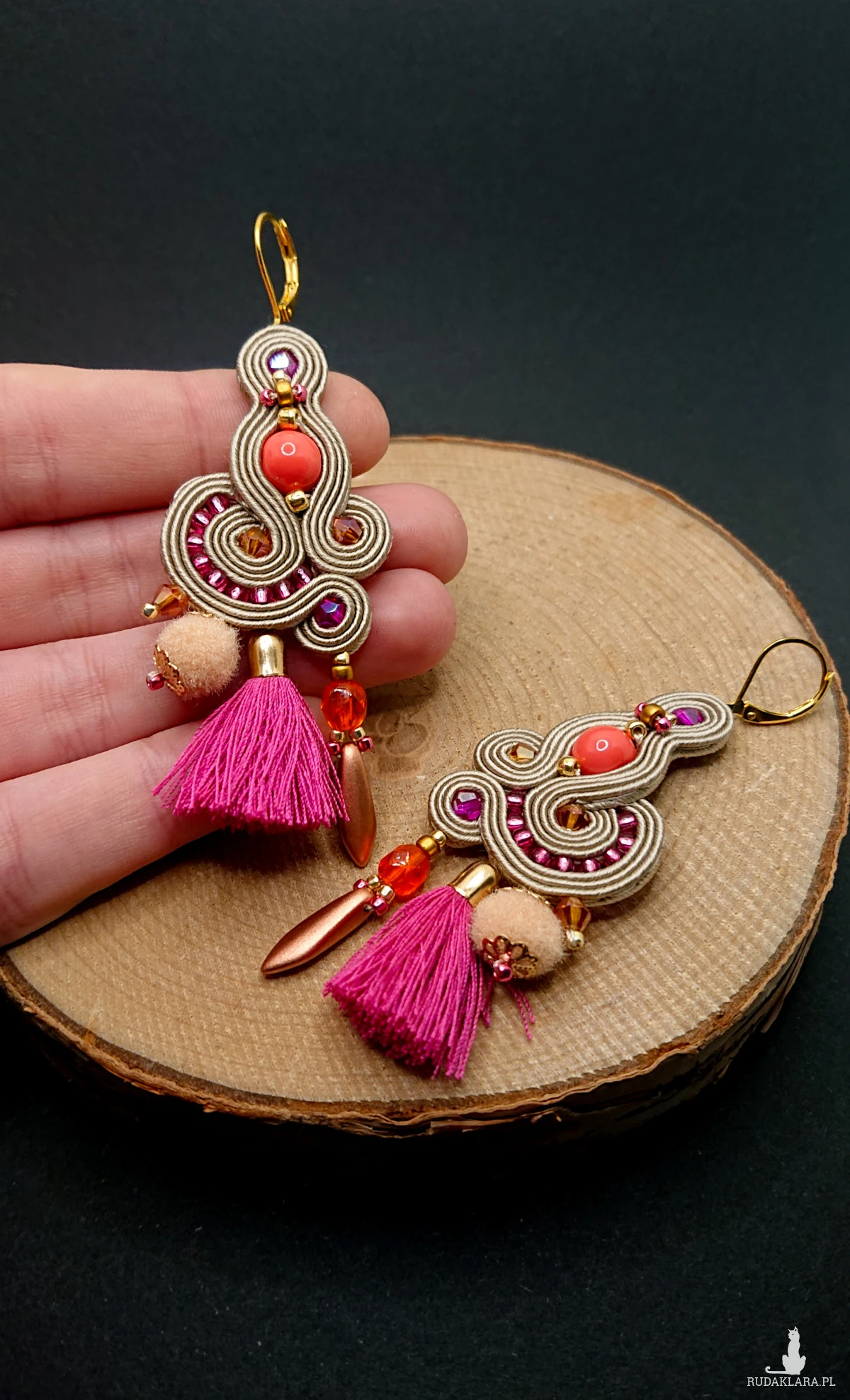 BEŻOWO-KOLOROWE KOLCZYKI SUTASZ W STYLU BOHO